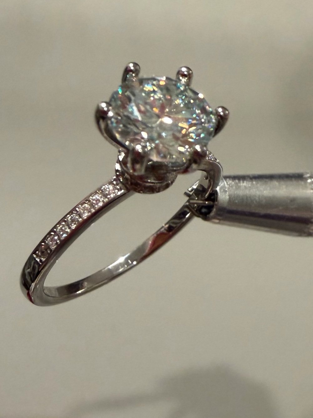 2.0CT GRA MOISSANITE -Solitaire Round Elegant Ring in Silver/Size 9